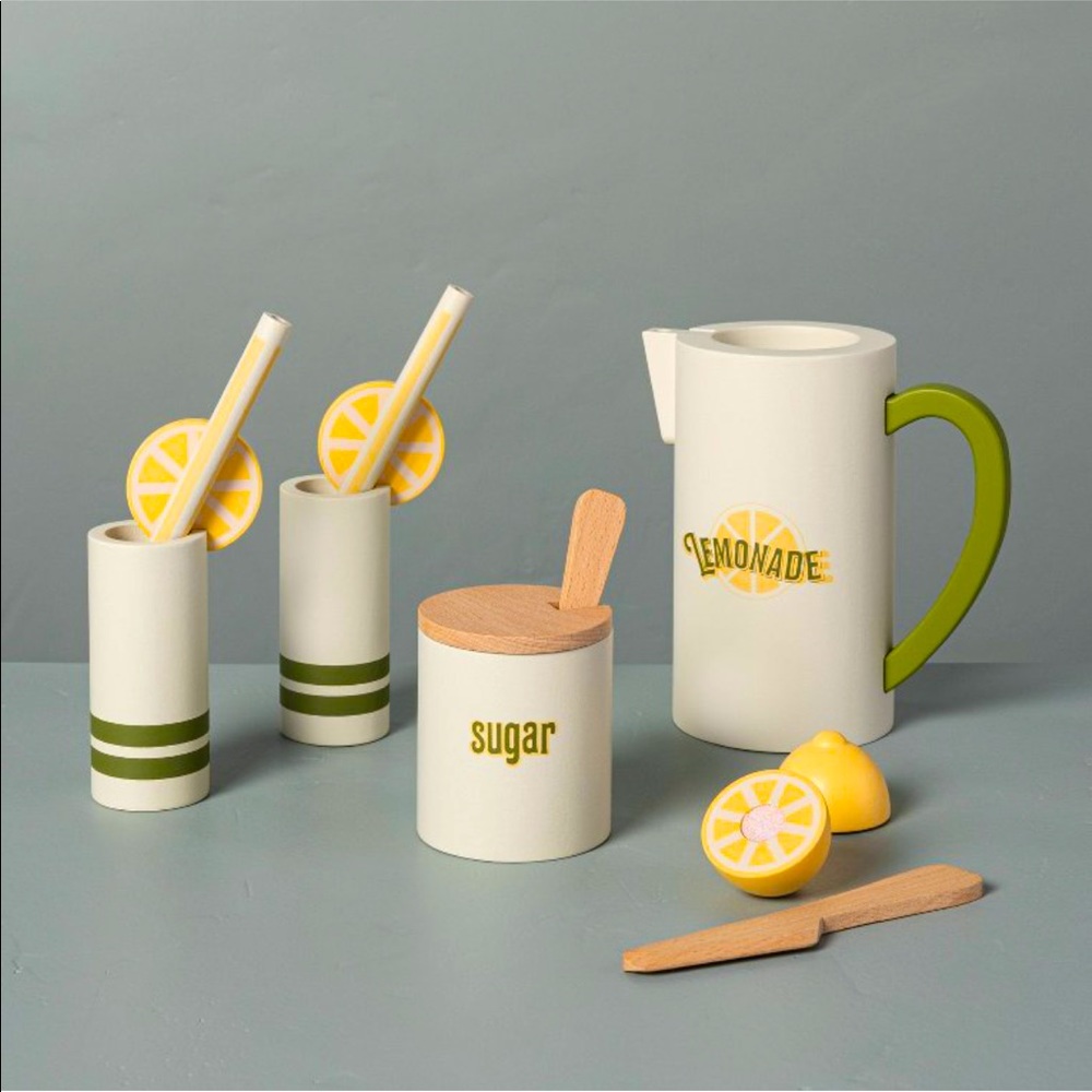 🎁 NIB Hearth & Hand Magnolia wooden Toy Lemonade Set! 🍋😍❤️ 3 years +